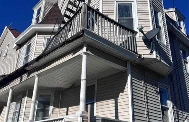 Photo of 111 Burnett Street unit: 3