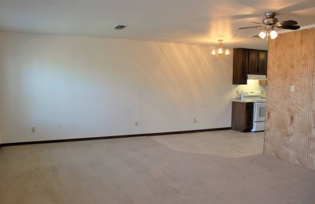 718 South Chappell Hill Street