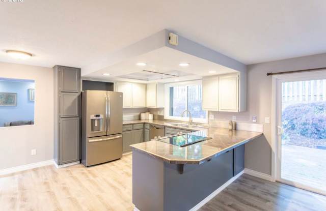 $250 first Month's Rent!! 4Ba/2ba South Salem Home Close to Schools  Awesome Park