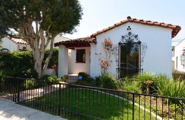 Single story 3 bedroom 2 bath home in Belmont Shore