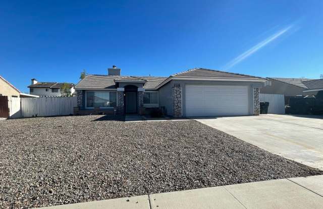 Victorville- 3 bedrooms, 2 bathrooms, New Interior Paint, New Laminate flooring, Fireplace, - 12973 Luna Road, Victorville, CA 92392