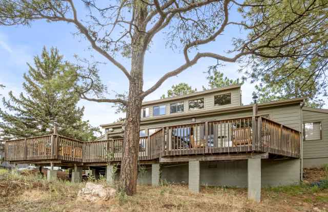 2115 North Fox Hill Road