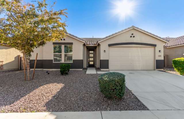 Photo of STUNNING QUEEN CREEK HOME WITH 4 BEDROOMS  2.5 BATHS!