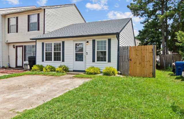 Virginia Beach End-Unit Townhome