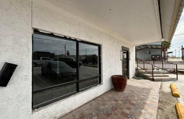 2222 Del Rio Blvd.
