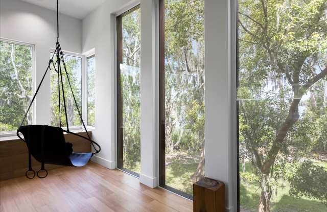 3807 S SEMORAN BOULEVARD