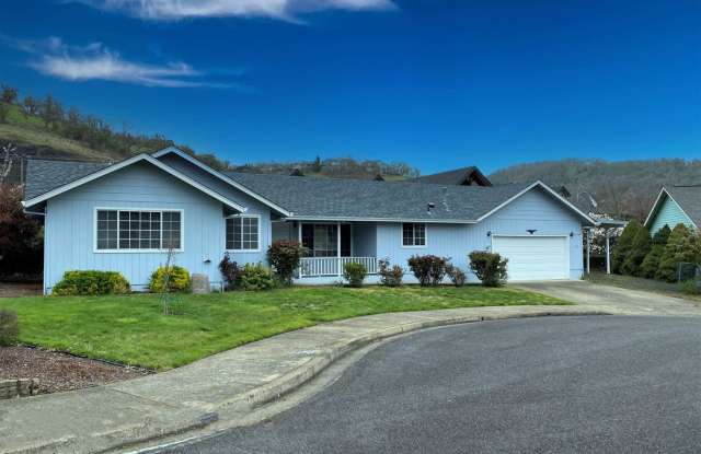 Large 2 Bedroom Hucrest Home! 1 Year Lease Required