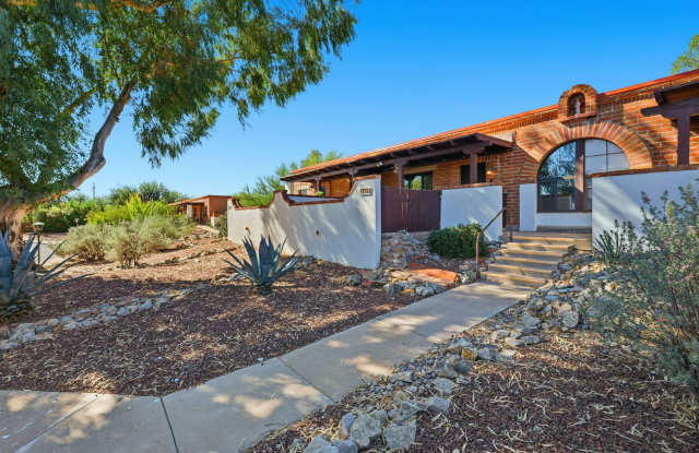 Charming Furnished, 55+ Community in Green Valley!