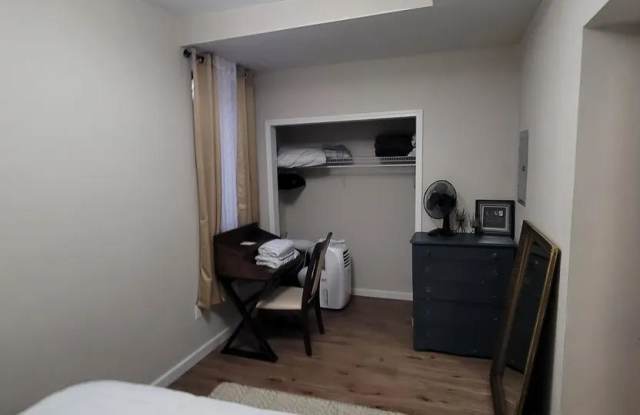 227 S El Paso St