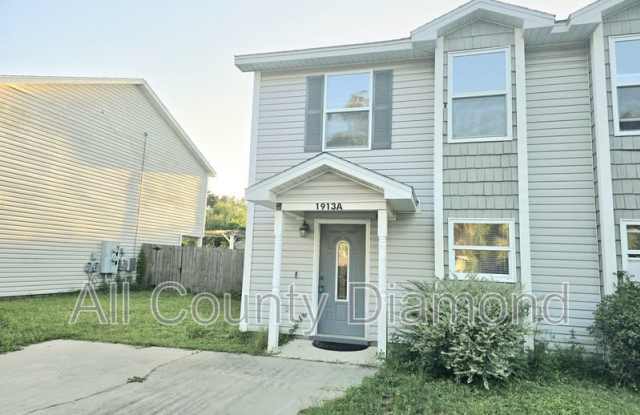 Photo of 1913 Laurel Ave