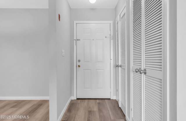 213 Main Street unit: 17