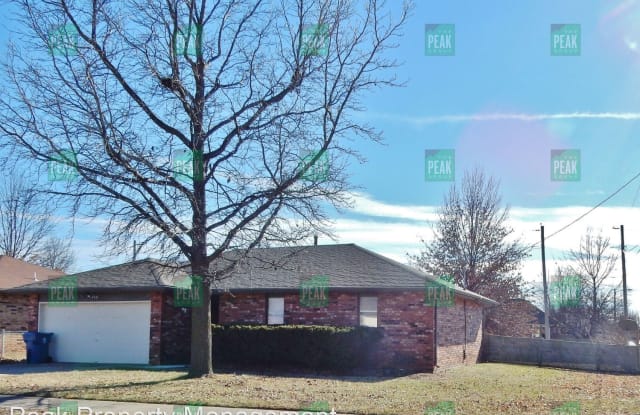 1206 W Lindberg St - 1206 West Lindberg Street, Springfield, MO 65807