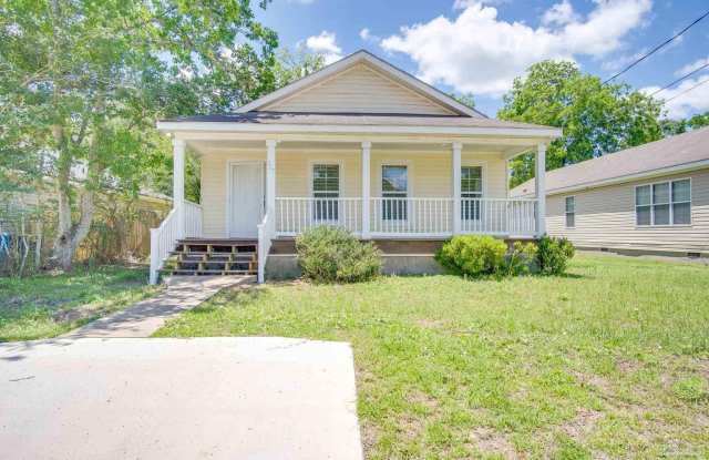 727 Bremen Ave