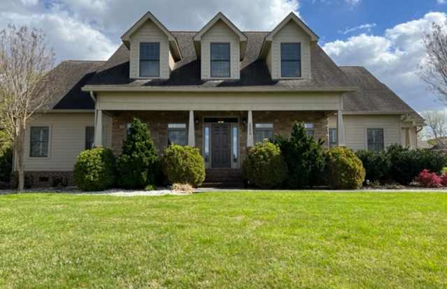 City of Maryville 37803 - SHORT TERM lease considered! Furnished! - 4 bedroom, 3.5 bath home - Call Troy Adams 865-233-6949