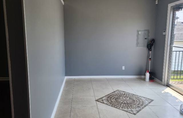 4143 Taylor Blvd. B