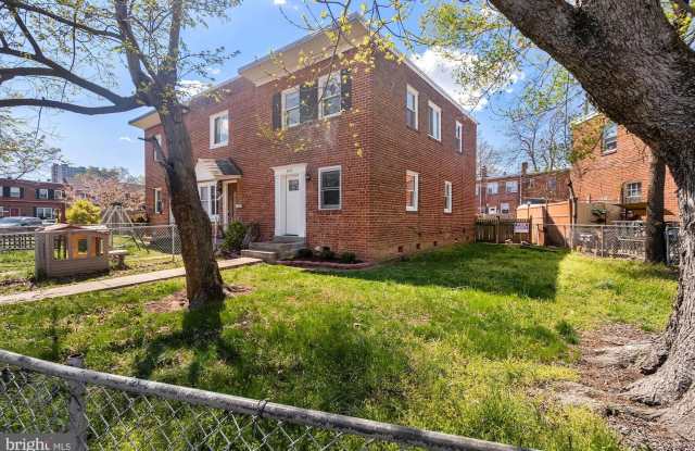 3724 MARK DR