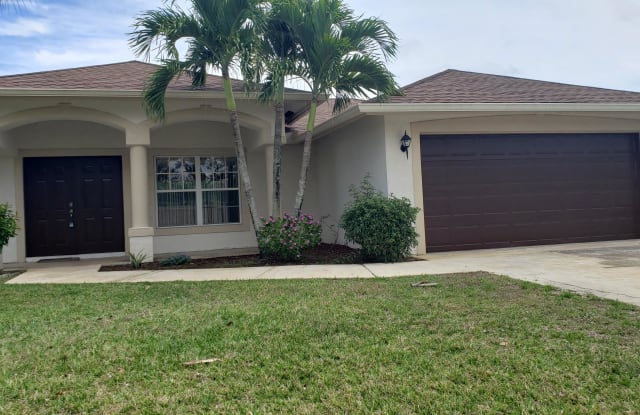 613 SW Curry Street - 613 SW Curry St, Port St. Lucie, FL 34983