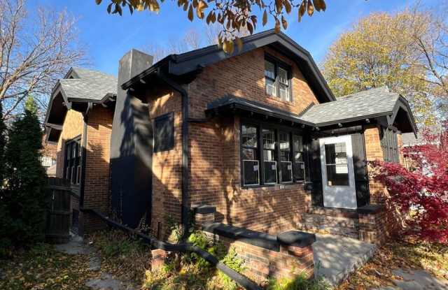 Brand new fully renovated 5 Bedroom Single Family