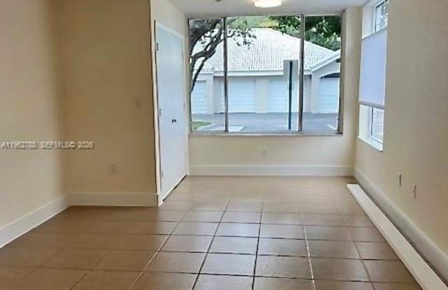 2811 N Oakland Forest Dr