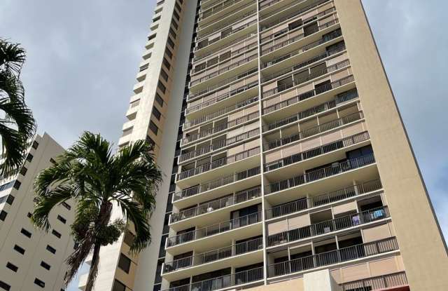 Wilder At Piikoi Spacious 1 Bedroom, 1 Bath & 1 Parking Stall.