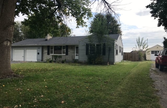 1832 S Missouri - 1832 South Missouri Avenue, Springfield, MO 65807