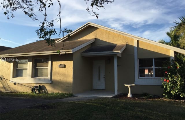 16345 SW 303rd St - 16345 Southwest 303rd Street, Leisure City, FL 33033