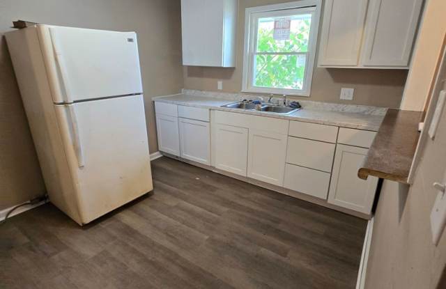 Photo of Spacious One Bedroom Located near 21st and Lafayette Rd