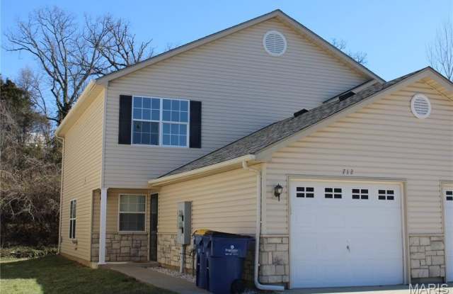 712 Woodside Creek Drive