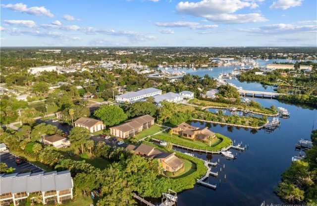 4885 SE Capstan Avenue unit: 27