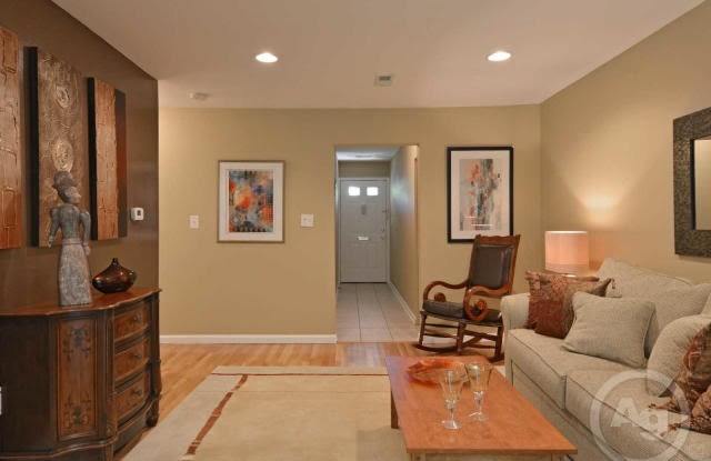 Photo of 110 Nottinghill Ln Unit D31