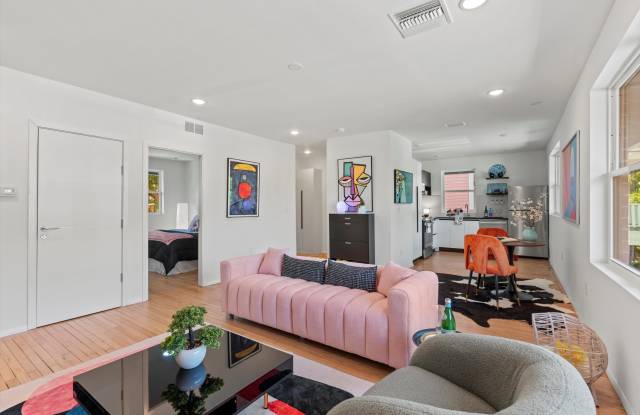 1504 Perry Street - 109