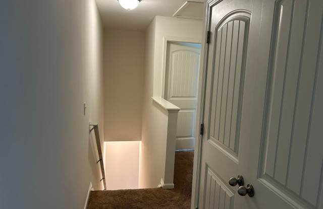208 Jordan Lane