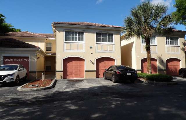2464 Centergate Dr