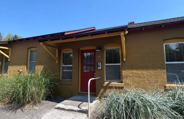 Historic Downtown Bend 1 Bed/1 Bath Unit - Harriman Street