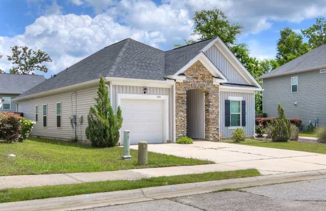 3 Bedroom 2 Bath in Canterbury Farms