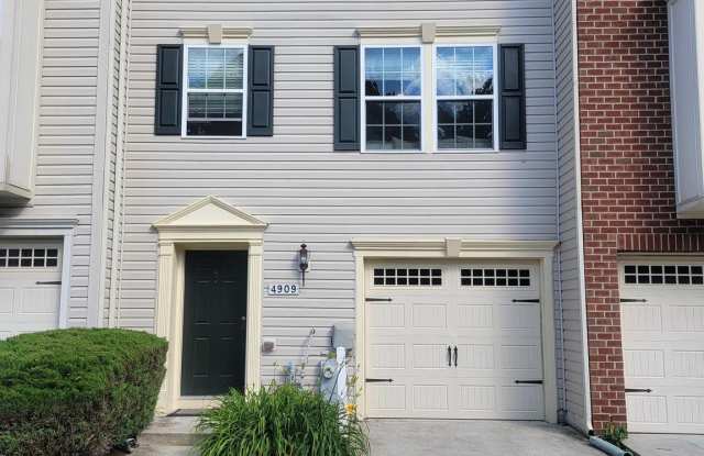 4909 YARMOUTH COURT