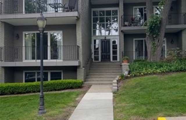 1111 N Old Woodward Avenue