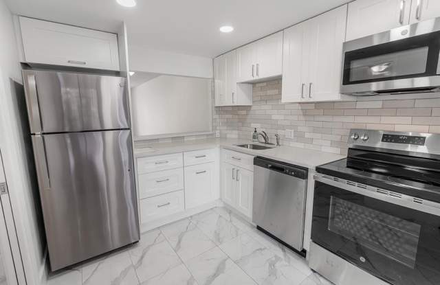 Photo of 2691 S Course Dr