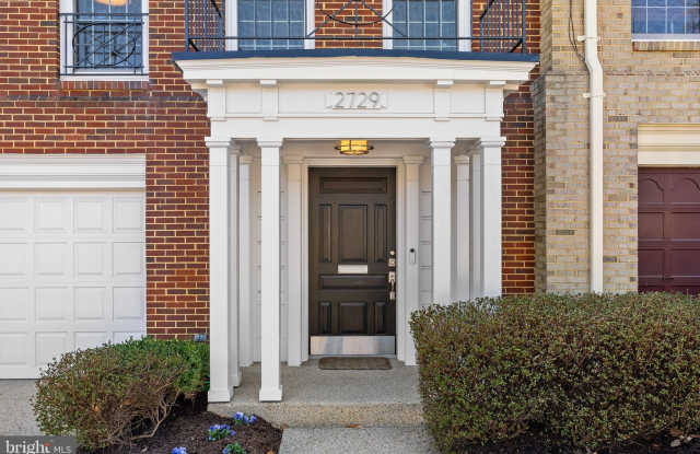 2729 UNICORN Lane NW