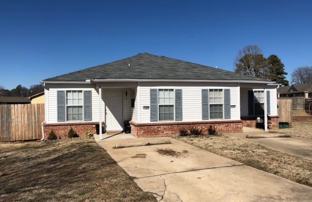 1693 Linda Jo Pl - 1693 North Linda Jo Place, Fayetteville, AR 72703