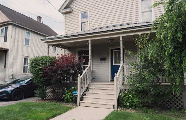 9 Floral Avenue