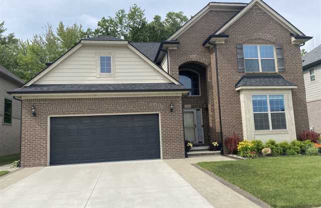1591 North Lake Dr