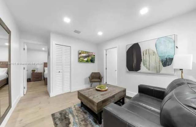 Photo of 4290 Southwest 9th Street