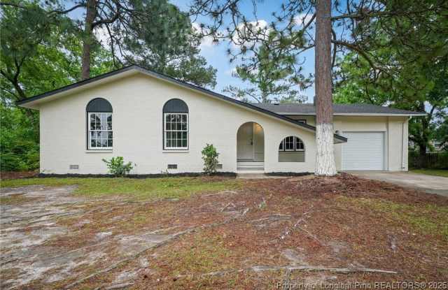 Photo of 6635 Vaughn Road