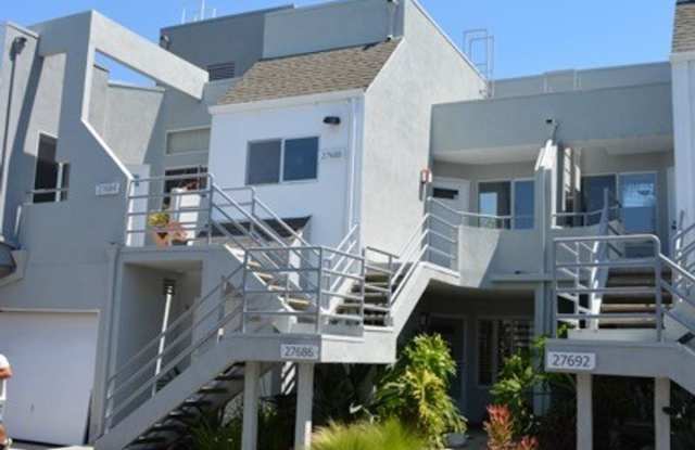 Photo of BEAUTIFUL "HILLCREST VILLAGE" CONDOMINIUM HOME WITH GARAGE