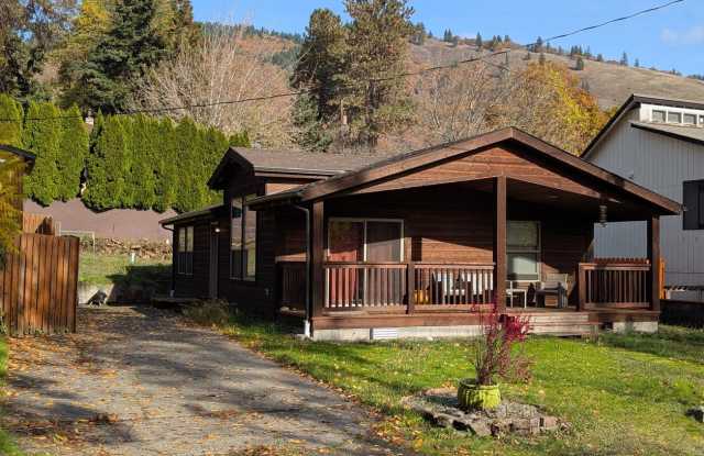 Photo of Spacious Home with 3 Bedroom | 2 Bath home in White Salmon.