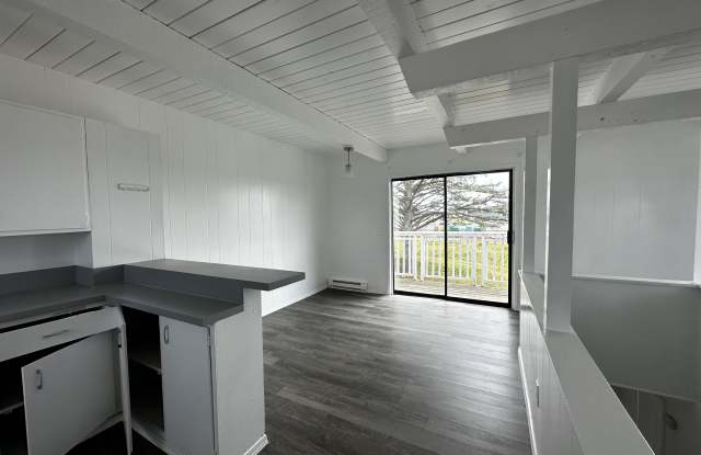 Photo of 679 Point Brown Ave