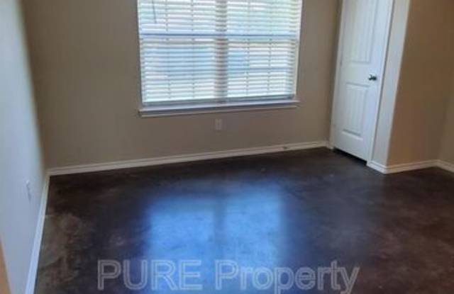 7205 Mistletoe Trail