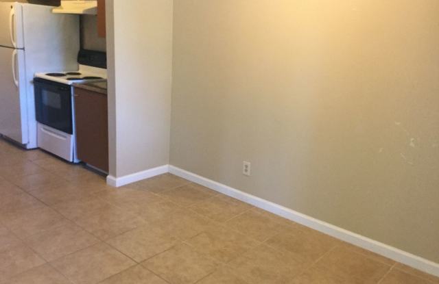 Cute upper-level 1bd. in Rohnert Park ~ Available NOW
