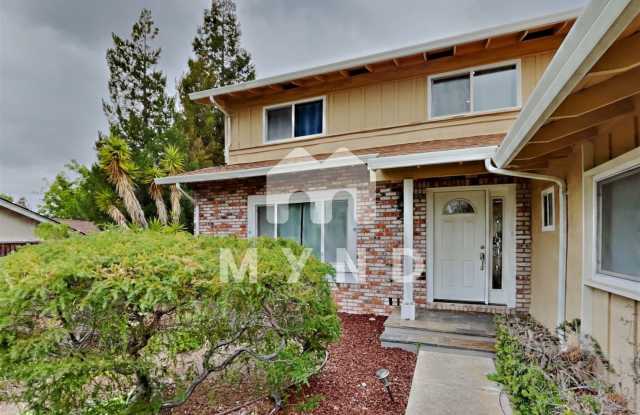 475 Indian Hill Pl